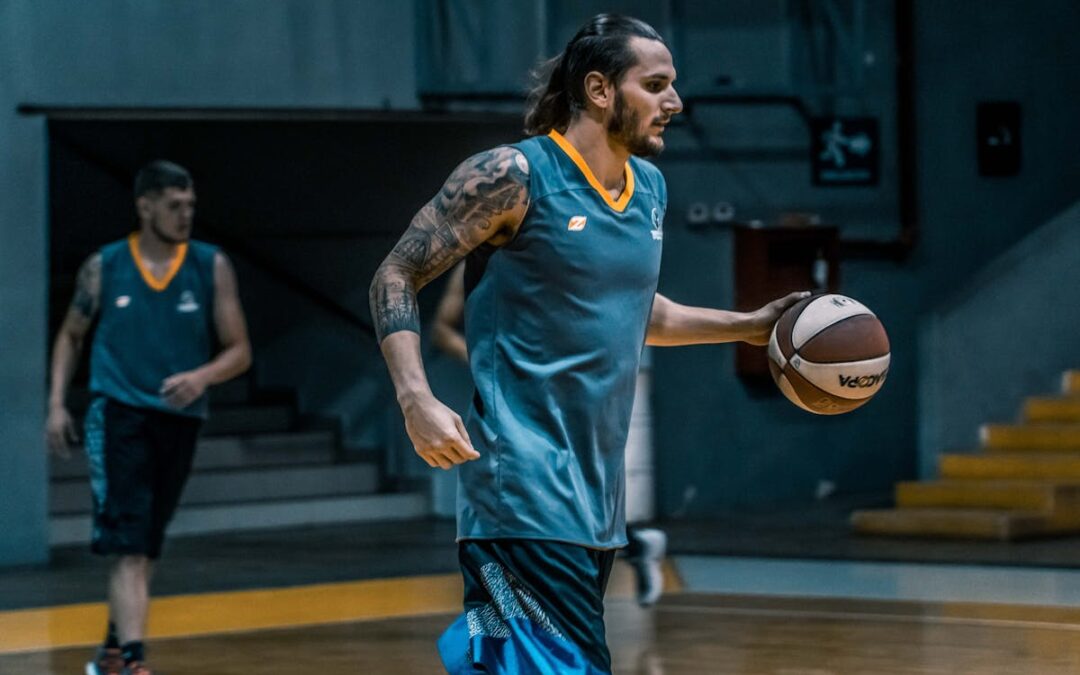 Ejercicios de baloncesto para mejorar tu tiro y manejo de balón